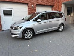 Silber Gebraucht 2019 VW Touran Highline Van / Kleinbus | 28.700 € (Teuer)