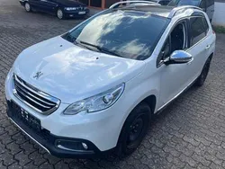 Weiß Gebraucht 2015 Peugeot 2008 Business-Line SUV | 5.400 € (Guter Preis)