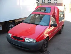 Rot Gebraucht 1997 Ford Courier Van / Kleinbus | 1.850 €