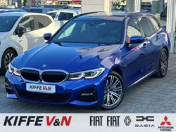 Portimao blau metallic Gebraucht 2021 BMW 330e M Sport Kombi | 33.900 € (Guter Preis)