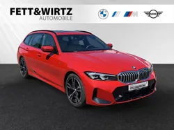Melbourne rot metallic Gebraucht 2024 BMW 330 M Sport Kombi | 40.444 € (Superpreis)