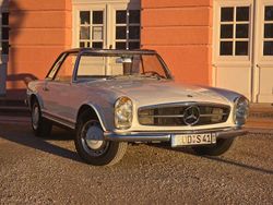 Weiß Gebraucht 1965 Mercedes 230 Cabrio | 79.900 €