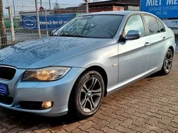Blau Gebraucht 2009 BMW 318 Limousine | 4.850 € (Guter Preis)