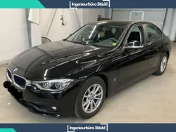 Schwarz Gebraucht 2018 BMW 330e Advantage Limousine | 15.499 €