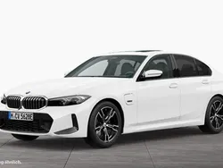Weiß Gebraucht 2022 BMW 330e M Sport Limousine | 30.890 € (Guter Preis)
