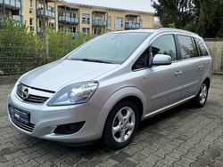 Silber Gebraucht 2014 Opel Zafira Family Van / Kleinbus | 4.790 € (Guter Preis)
