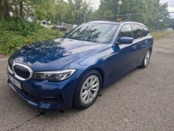 Blau Gebraucht 2022 BMW 318 Sport Line Kombi | 22.150 € (Fairer Preis)