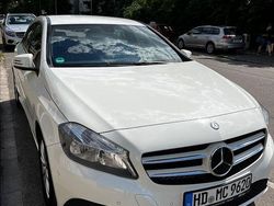 Weiß Gebraucht 2014 Mercedes A180 Limousine | 7.300 € (Superpreis)