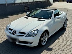Weiß Gebraucht 2009 Mercedes SLK200 Cabrio | 12.300 € (Etwas zu teuer)