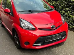 Rot Gebraucht 2012 Toyota Aygo Kleinwagen | 2.000 € (Superpreis)