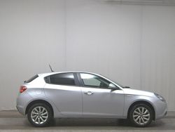 Grau Gebraucht 2021 Alfa Romeo Giulietta Limousine | 11.980 € (Superpreis)