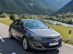 Grau Gebraucht 2013 Opel Astra Innovation Limousine | 5.200 € (Fairer Preis)