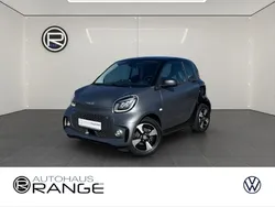 Grau Gebraucht 2021 Smart ForTwo Electric Drive Limousine | 12.981 € (Fairer Preis)