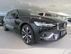 Gebraucht 2024 Volvo V60 Plus Kombi | 39.970 € (Guter Preis)