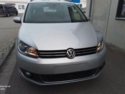 Silber Gebraucht 2015 VW Touran Comfortline Van / Kleinbus | 7.100 € (Etwas zu teuer)