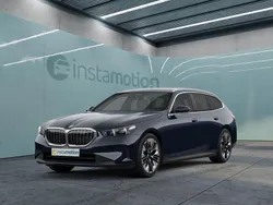 Schwarz Gebraucht 2024 BMW 520 M Sport Kombi | 54.799 € (Guter Preis)