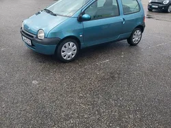 Blau Gebraucht 2004 Renault Twingo Kleinwagen | 799 €