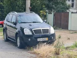 Schwarz Gebraucht 2009 Ssangyong Rexton SUV | 2.222 € (Fairer Preis)