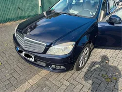Blau Gebraucht 2009 Mercedes C220 Elegance Limousine | 6.400 €