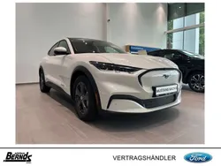 Starwhite platinium metallic Gebraucht 2022 Ford Mustang Mach-E SUV | 40.889 € (Teuer)