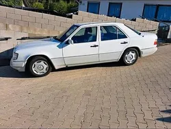 Weiß Gebraucht 1994 Mercedes E200 Limousine | 6.200 €