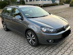 Grau Gebraucht 2010 VW Golf Kombi | 2.900 € (Fairer Preis)