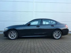 Black sapphire Gebraucht 2020 BMW 330e Sport Line Limousine | 31.900 € (Etwas zu teuer)