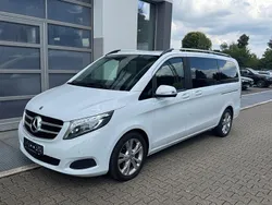 Weiß Gebraucht 2016 Mercedes V220 Edition Van / Kleinbus | 25.900 € (Teuer)