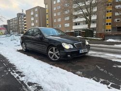 Schwarz Gebraucht 2006 Mercedes C320 Avantgarde Limousine | 6.000 €