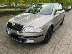 Gelb Gebraucht 2007 Skoda Octavia Classic Limousine | 3.949 € (Fairer Preis)