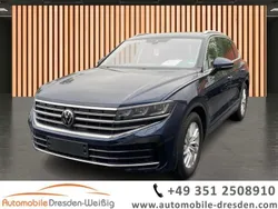 Blau meloe blue kristalleffekt (metallic) Gebraucht 2024 VW Touareg Elegance SUV | 54.980 € (Superpreis)