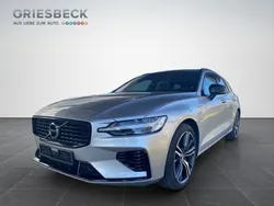 Bright silver metallic / metallic Gebraucht 2022 Volvo V60 Plus Kombi | 34.860 € (Fairer Preis)