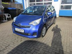 Blau Gebraucht 2011 Toyota Verso Life Van / Kleinbus | 5.999 €