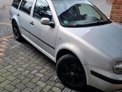 Silber Gebraucht 1999 VW Golf IV Limousine | 1.350 €