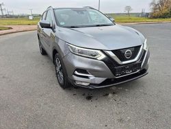 Grau Gebraucht 2018 Nissan Qashqai N-Connecta SUV | 9.400 € (Guter Preis)