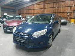 Blau Gebraucht 2014 Ford Focus Ambiente Kombi | 2.990 € (Superpreis)