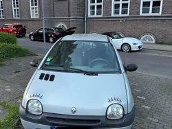 Grau Gebraucht 2005 Renault Twingo Authentique Kleinwagen | 1.500 € (Fairer Preis)