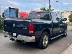 Grau Gebraucht 2016 RAM 1500 Abholung | 36.900 €