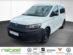 Weiß Gebraucht 2022 VW Caddy Basis Van / Kleinbus | 27.890 € (Teuer)