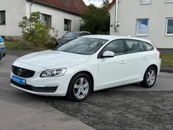 Weiß Gebraucht 2017 Volvo V60 Kombi | 11.990 € (Fairer Preis)