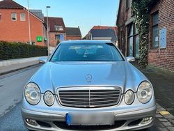 Silber Gebraucht 2004 Mercedes E200 Limousine | 3.400 € (Fairer Preis)