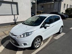 Weiß Gebraucht 2012 Ford Fiesta Titanium Kleinwagen | 4.499 € (Fairer Preis)