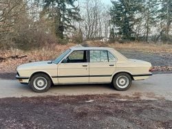 Beige Gebraucht 1987 BMW 524 Limousine | 6.999 €