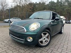 Grün Gebraucht 2008 Mini Cooper D Kleinwagen | 2.300 € (Fairer Preis)