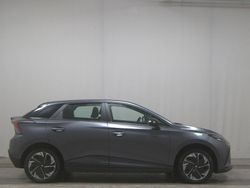 Diamond red (metallic) Gebraucht 2023 MG MG4 EV Kleinwagen | 14.480 € (Superpreis)