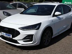Weiß Gebraucht 2023 Ford Focus ST-Line Limousine | 23.490 € (Fairer Preis)