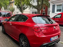Rot Gebraucht 2012 Alfa Romeo Giulietta Quadrifoglio Kleinwagen | 15.000 €