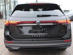 Schwarz Gebraucht 2024 VW Passat Business Kombi | 31.500 € (Guter Preis)