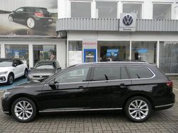 Deep black Gebraucht 2022 VW Passat Elegance Kombi | 30.998 € (Etwas zu teuer)