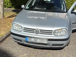 Silber Gebraucht 2001 VW Golf IV Kleinwagen | 2.000 € (Fairer Preis)